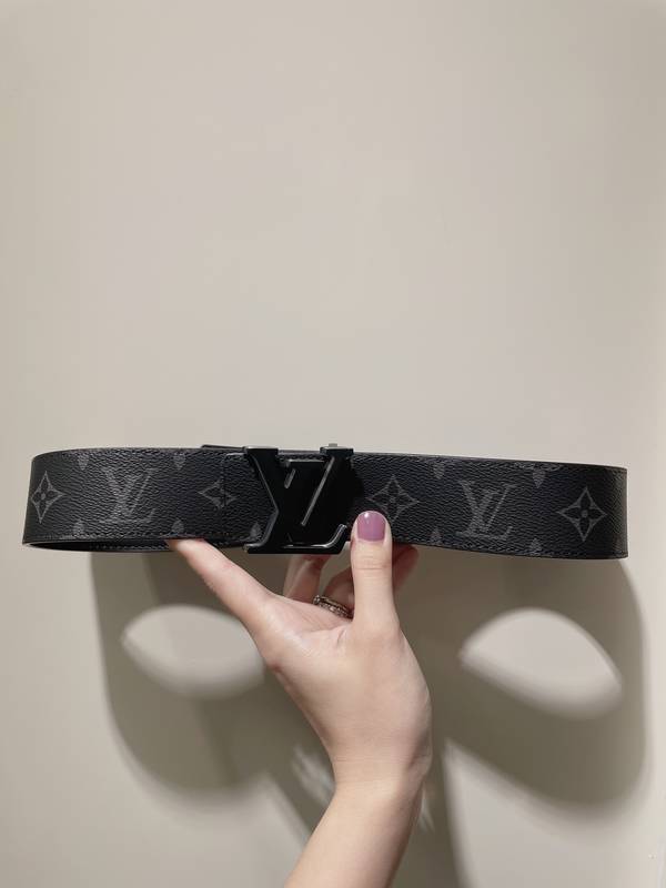 Louis Vuitton 40MM Belt LVB00372